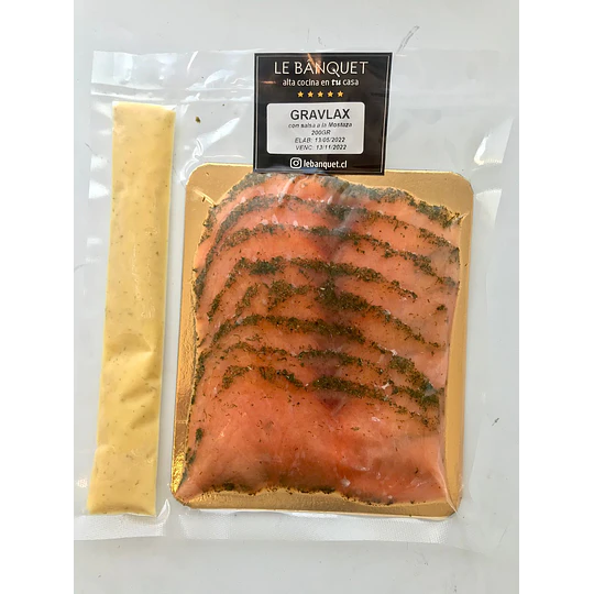 Gravlax (salmon tipo ahumado) con Salsa a la mostaza