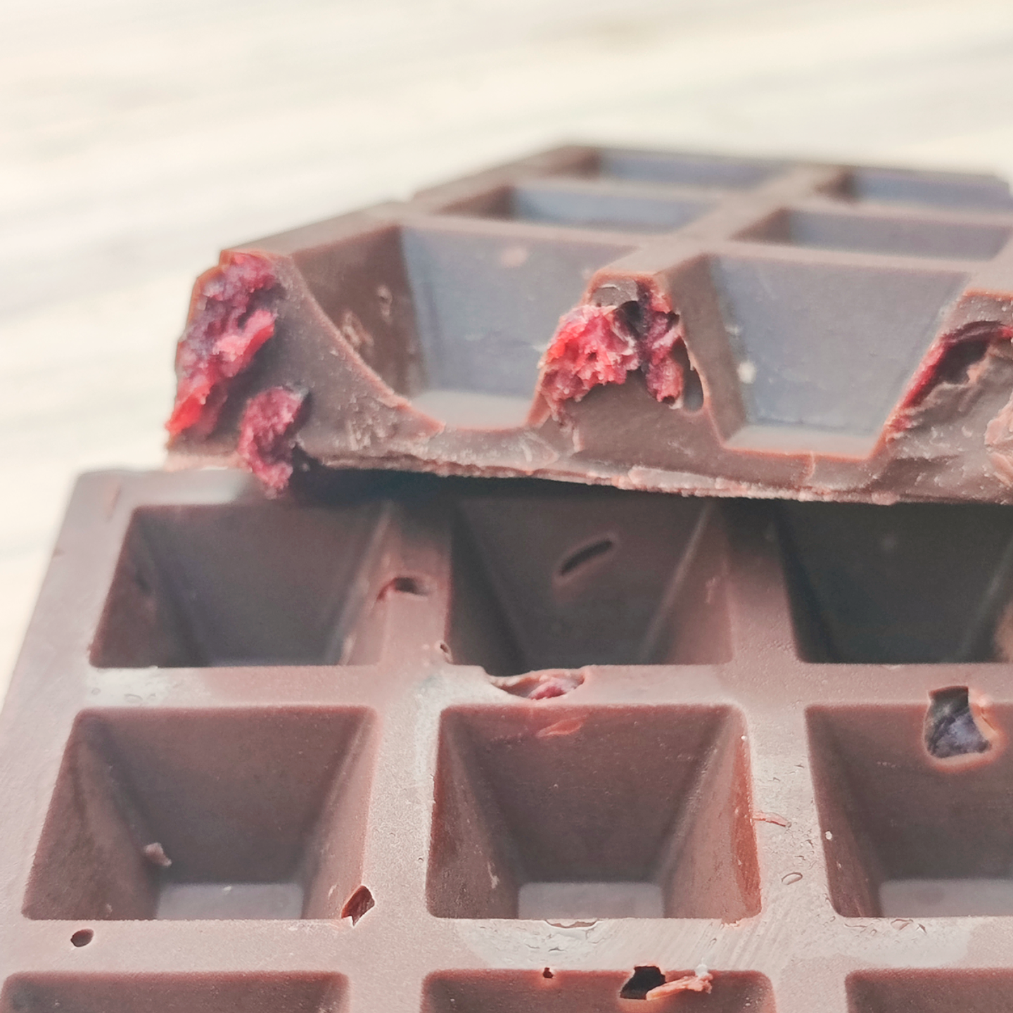 Barra Artesanal de Chocolate con Cranberries  2