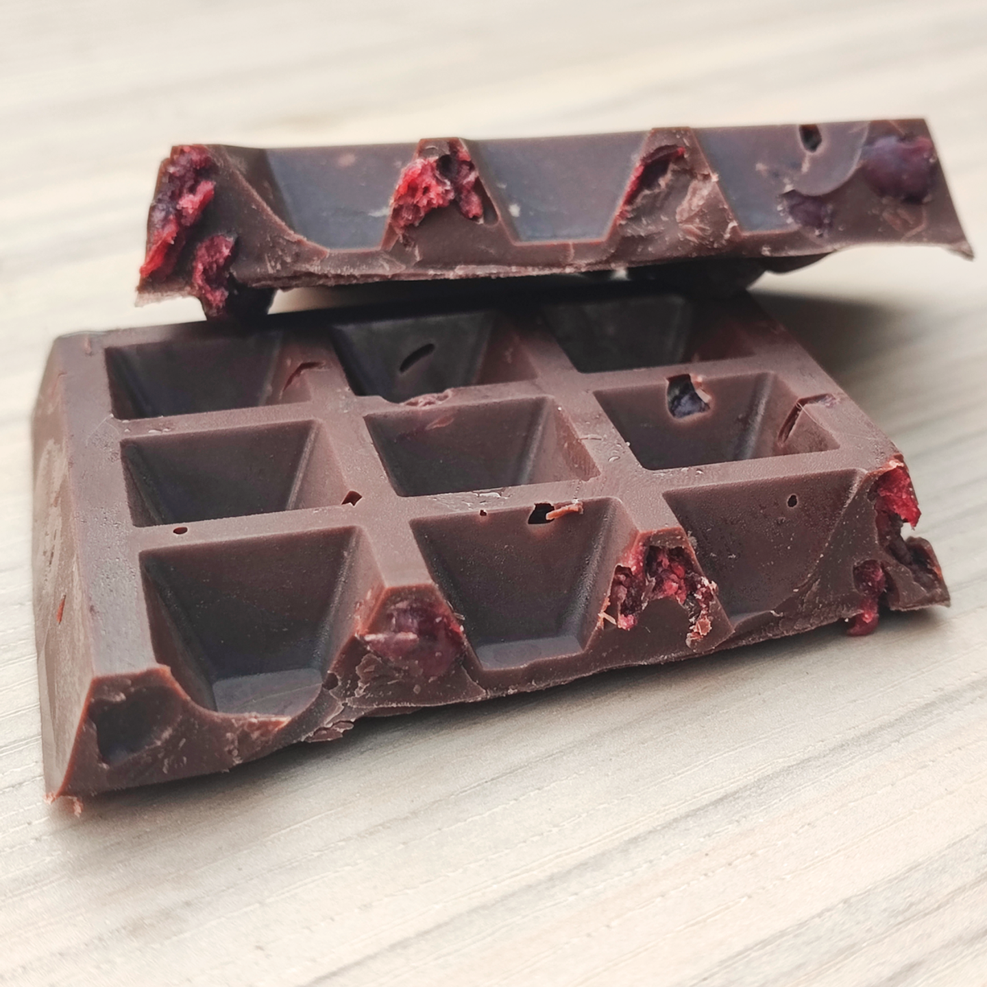 Barra Artesanal de Chocolate con Cranberries  4