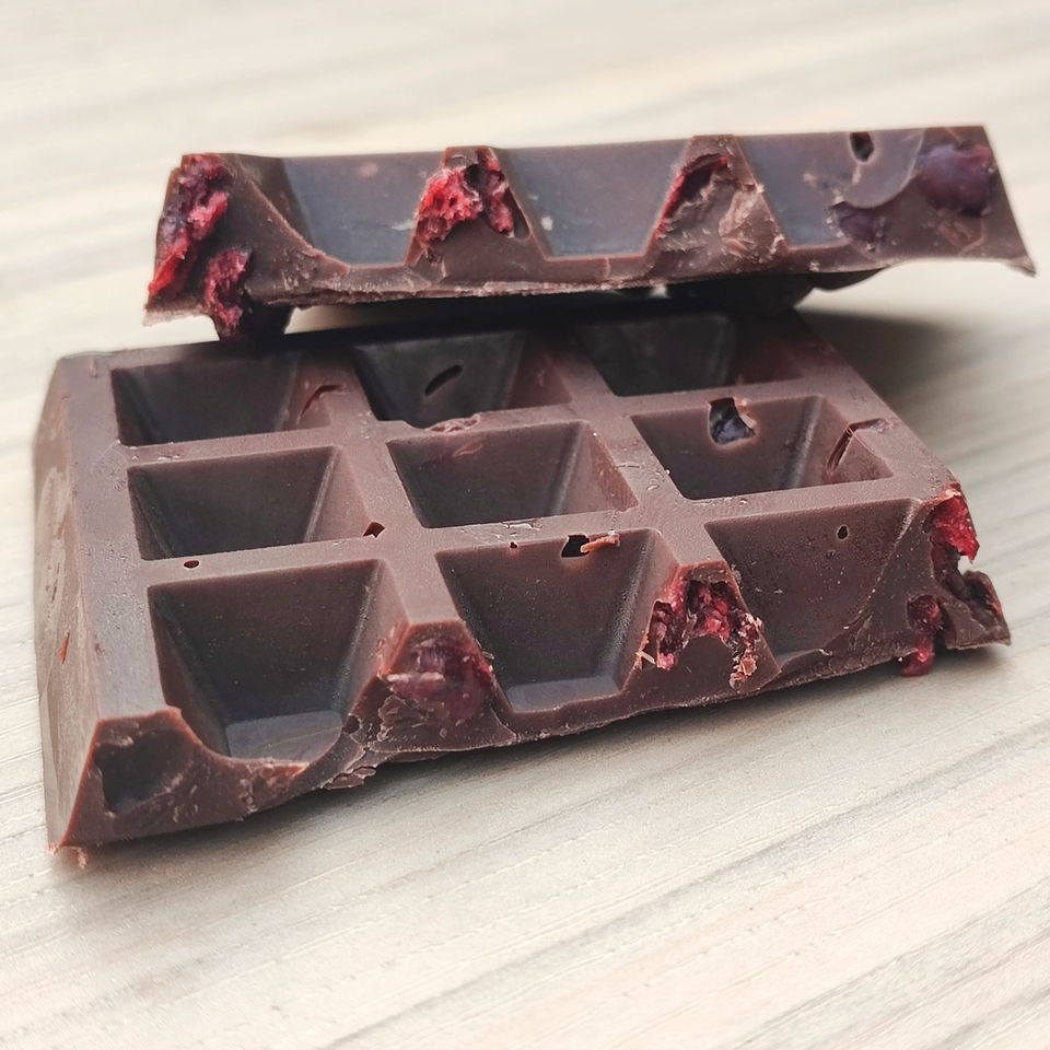 Barra Artesanal de Chocolate con Cranberries  4