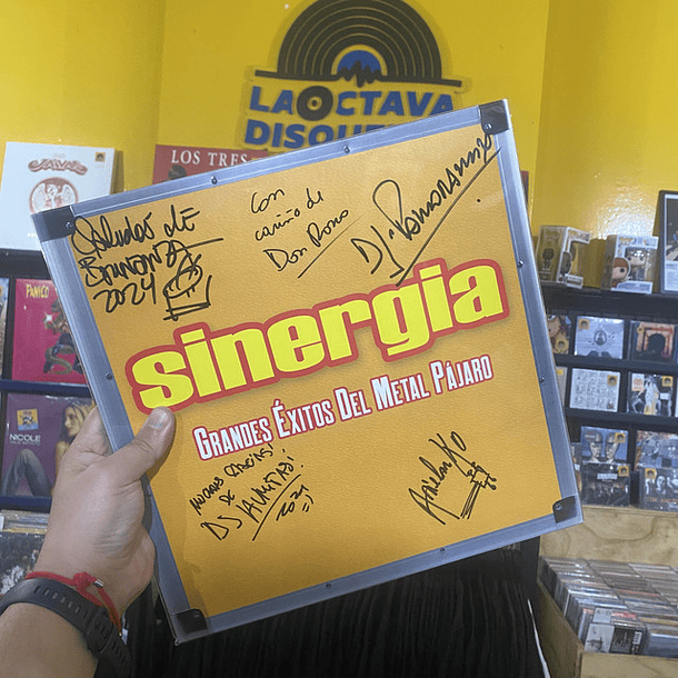 Sinergia - Grandes éxitos del Metal Pájaro (Autografiado) 1