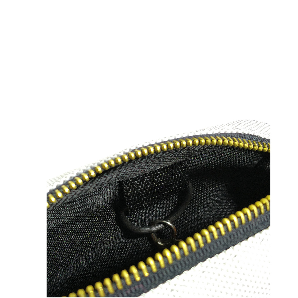 Banano Hecho con Cortinaje Reciclado 3