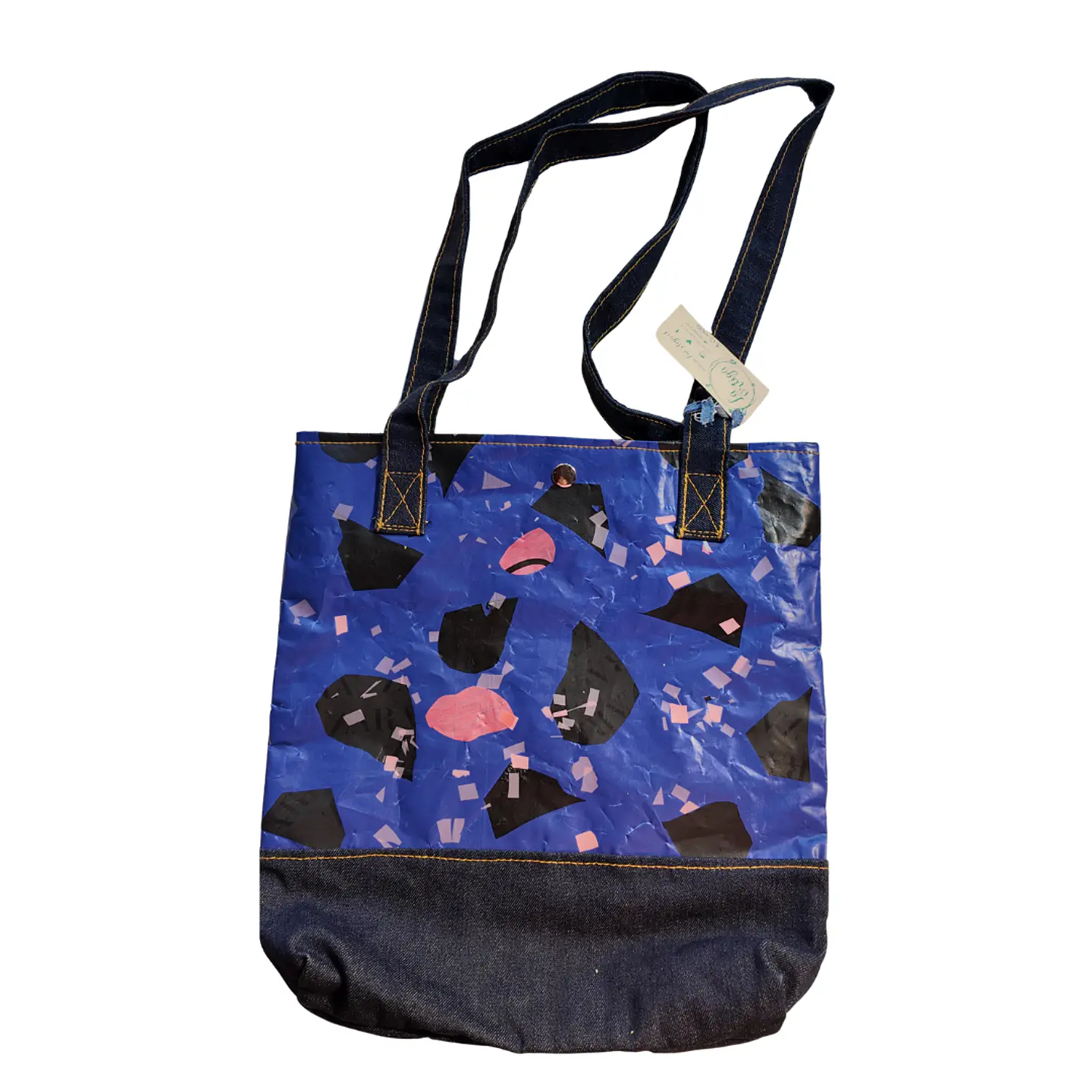 Cartera hecha con bolsas recicladas 2 2