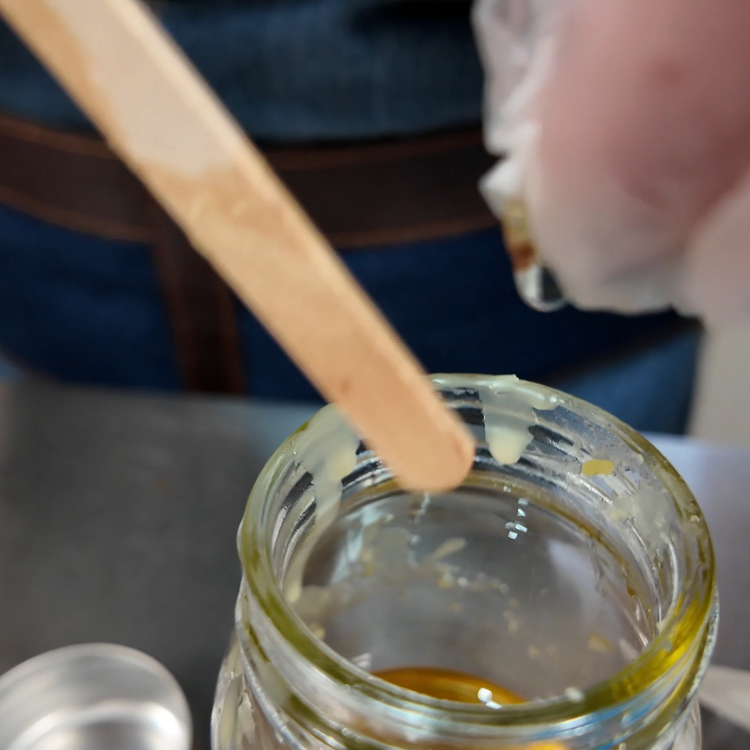 Taller de Cosmética Natural: Aprende a Crear tu Barra Regeneradora y Cicatrizante – Kit Hágalo Usted Mismo 1