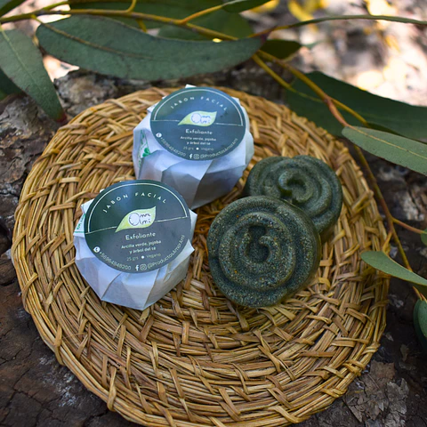 Amor Amí Pack Facial: crema facial + agua de rosas + jabón facial + labial sin color 