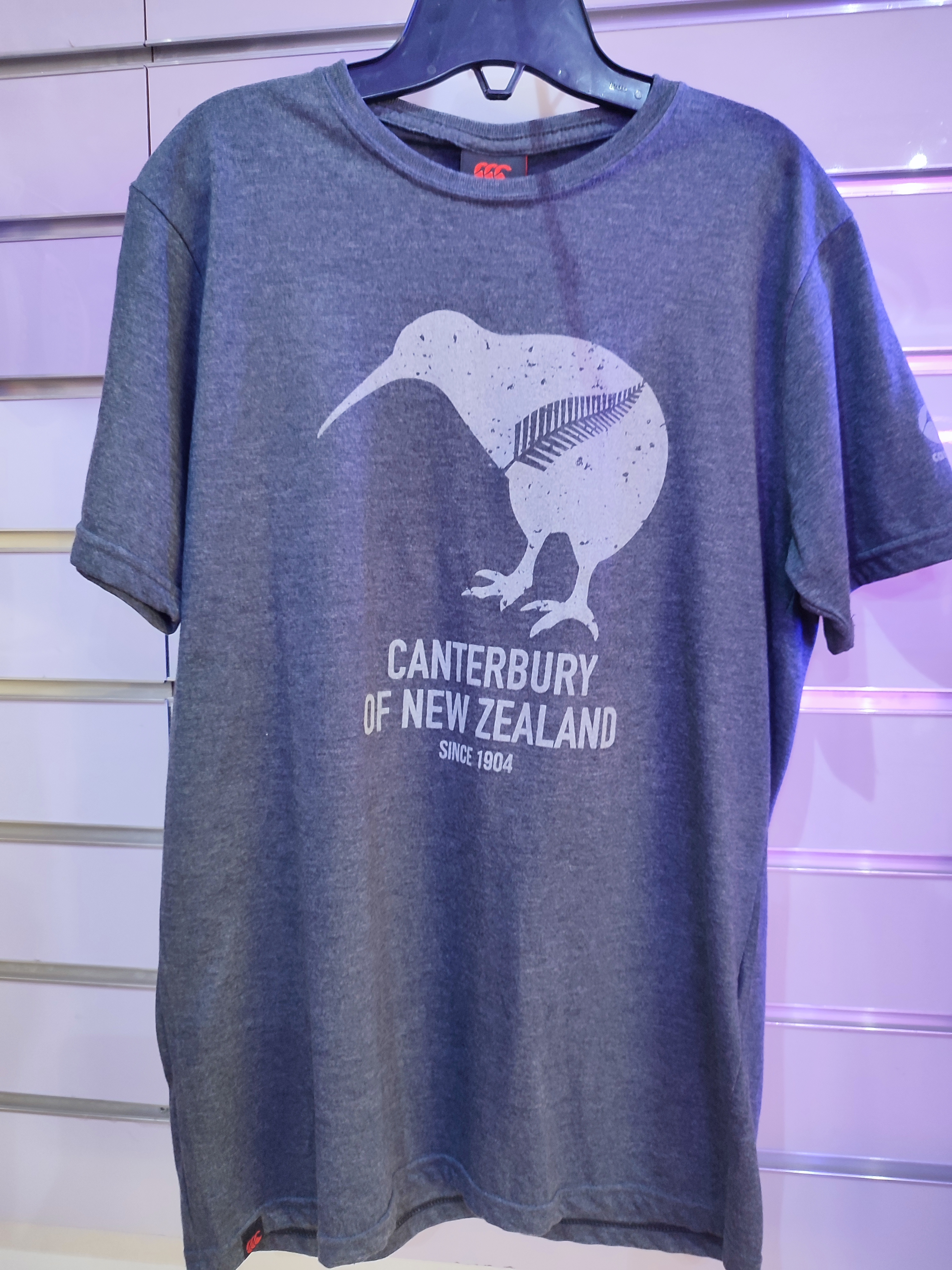 POLERA CANTERBURY OF NEWZEALAND KIWI