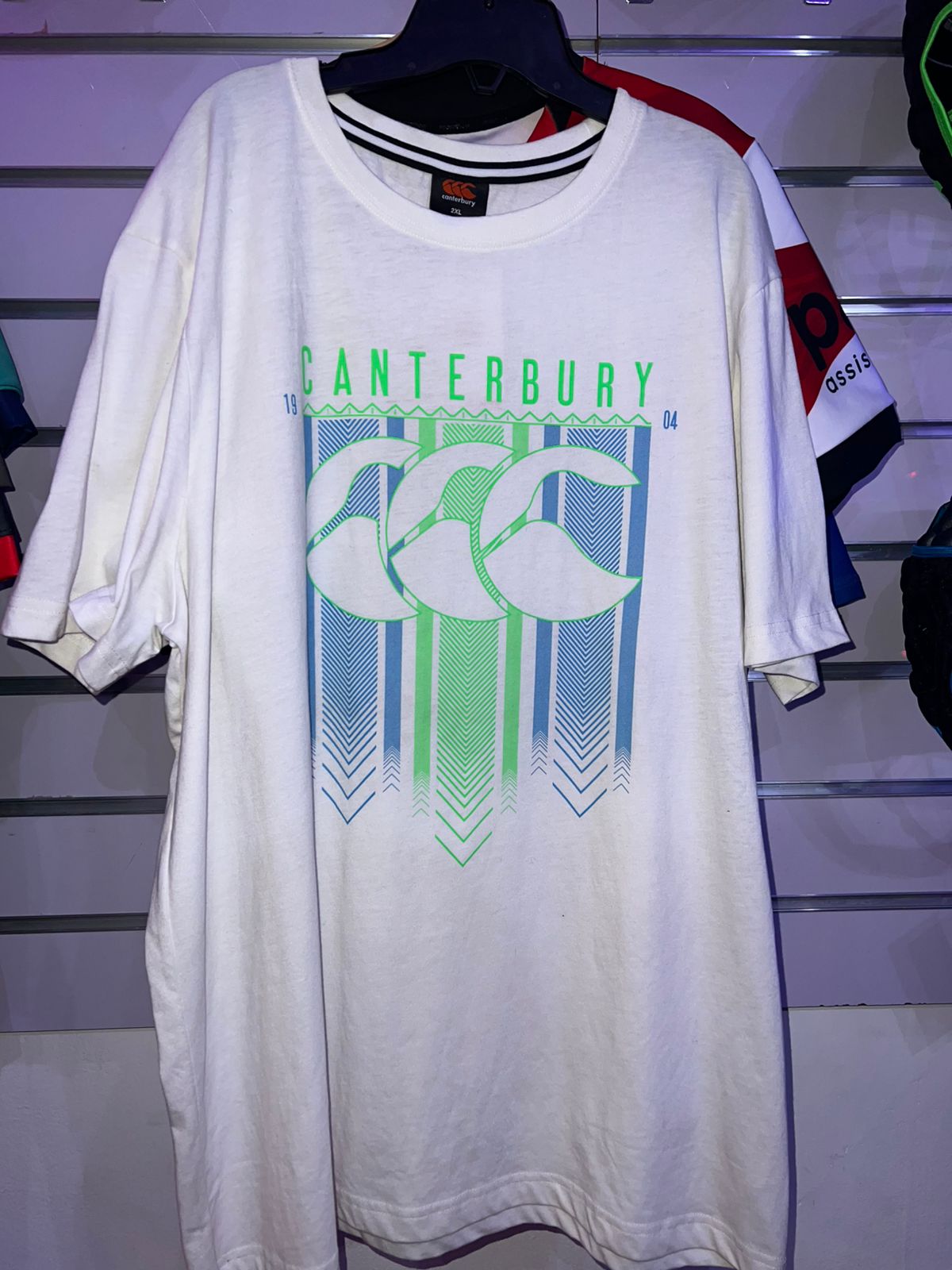 POLERA URBANA CANTERBURY