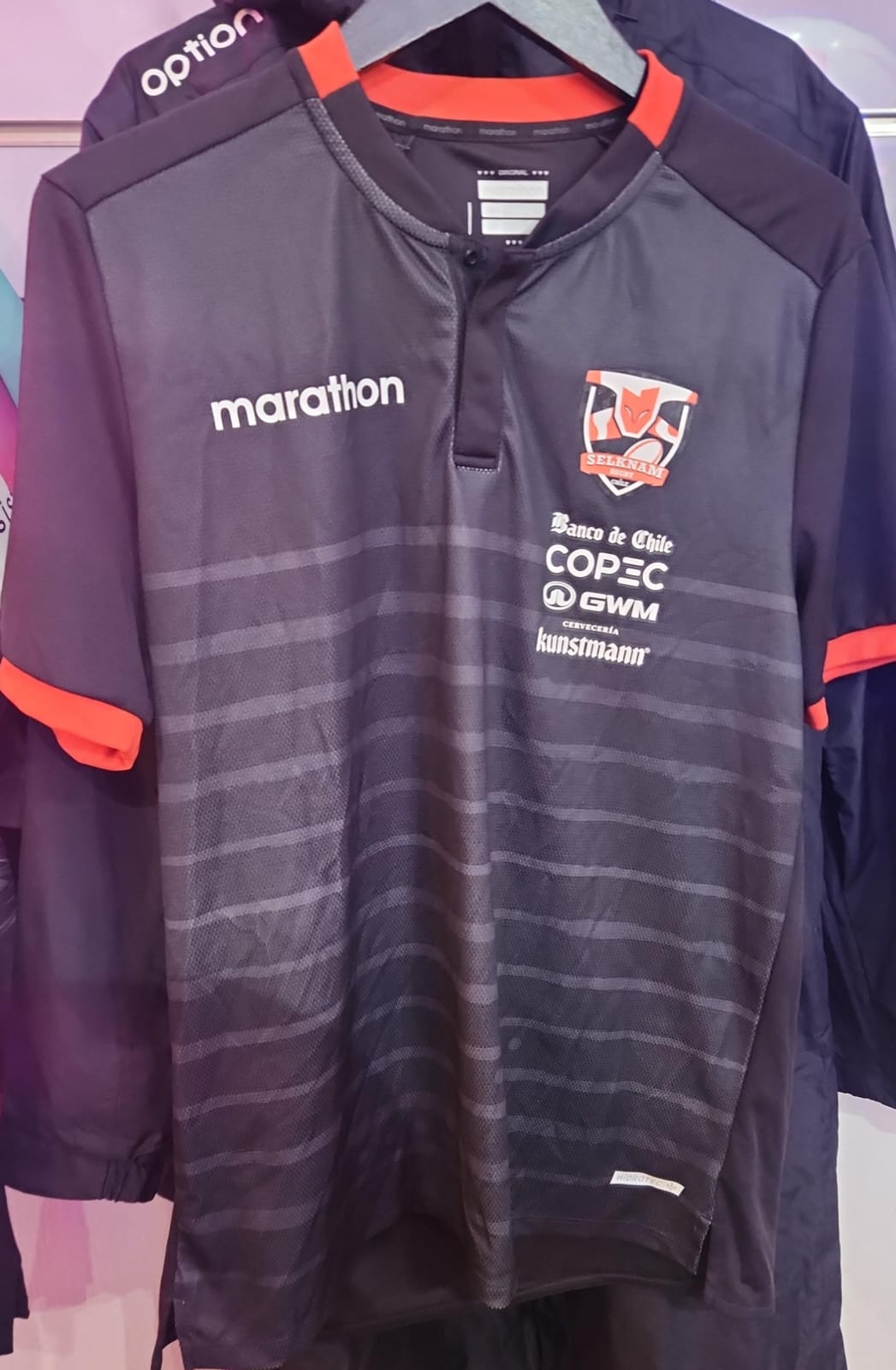 CAMISETA DE ENTRENAMIENTO SELKNAM NEGRA