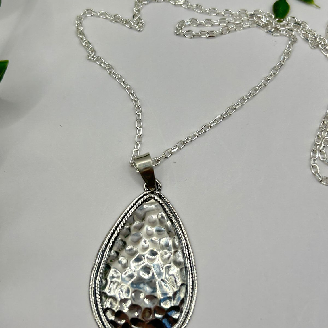 Collar Almond 3