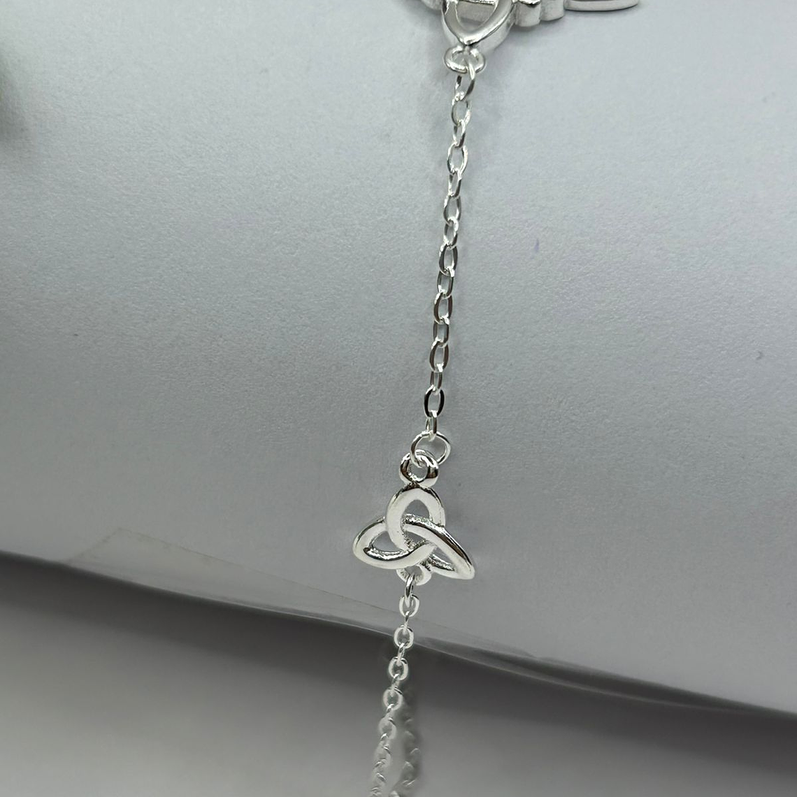 Pulsera nudo de brujas triqueta piedra luna 3