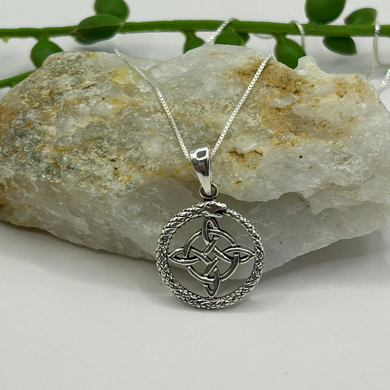 Collar nudo de brujas Uróboros 1