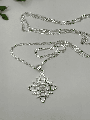 Collar nudo de brujas briqueta media luna circones