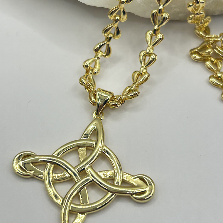 Collar nudo de brujas gold 2