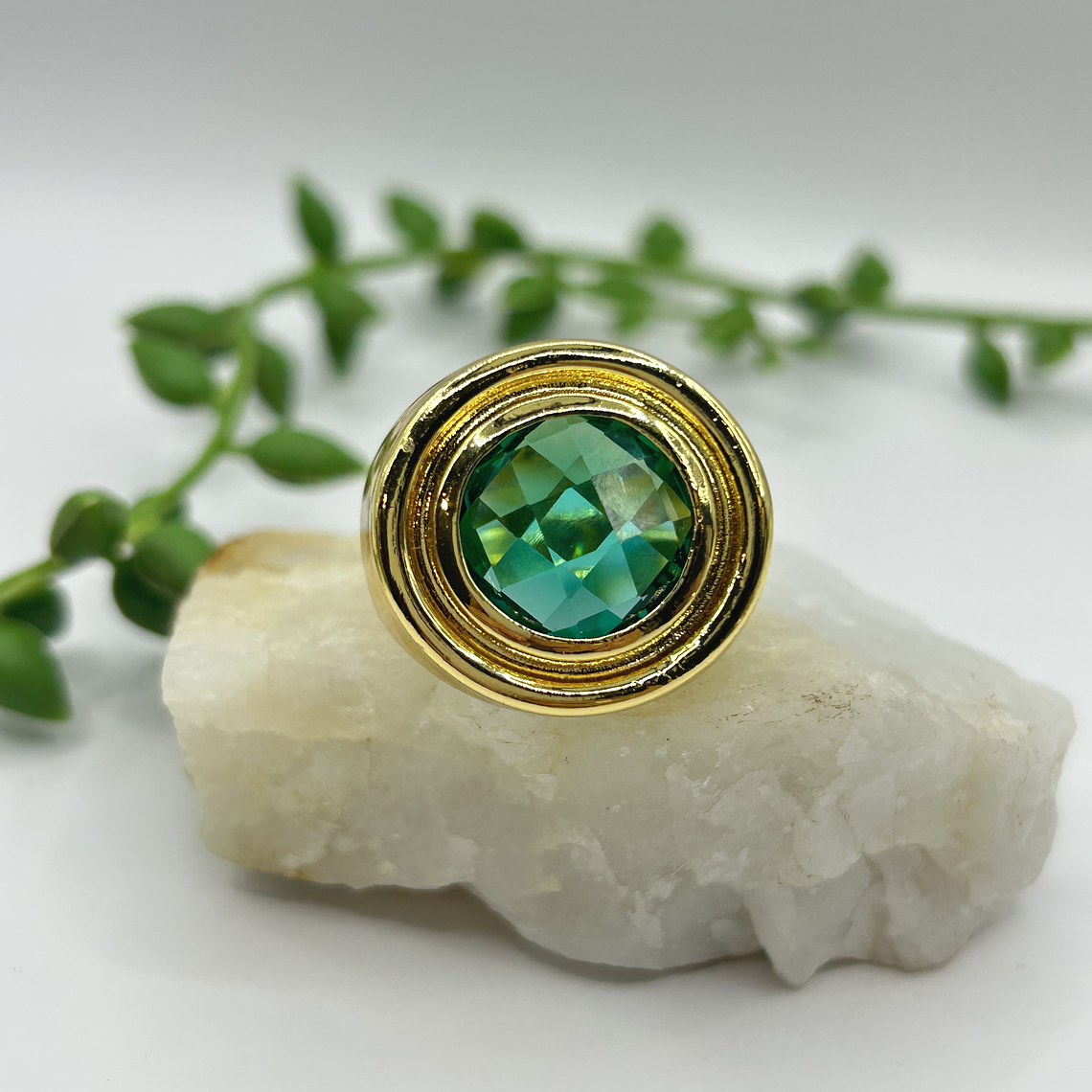 Anillo Esmeralda Dorada  2
