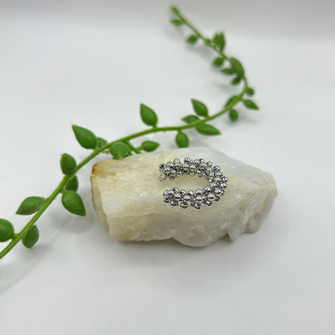 Earcuff Aura Plateada  3
