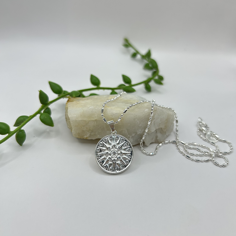 Collar Sol Eterno Plateado 1