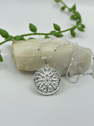 Collar Sol Eterno Plateado