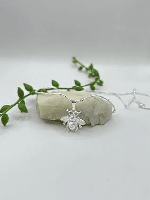 Collar Bee Plateado
