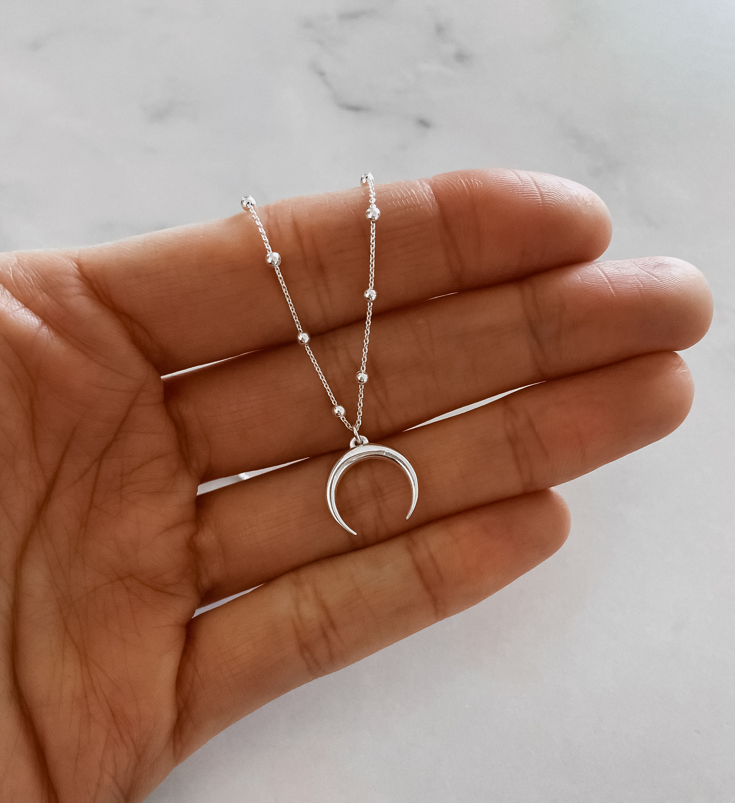 Collar Elara