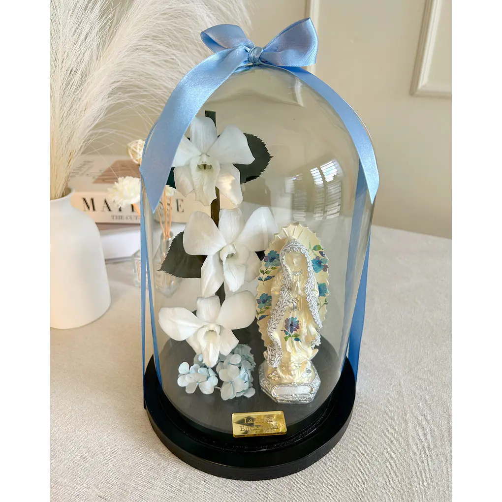 Orquídea Encantada con Virgen 2
