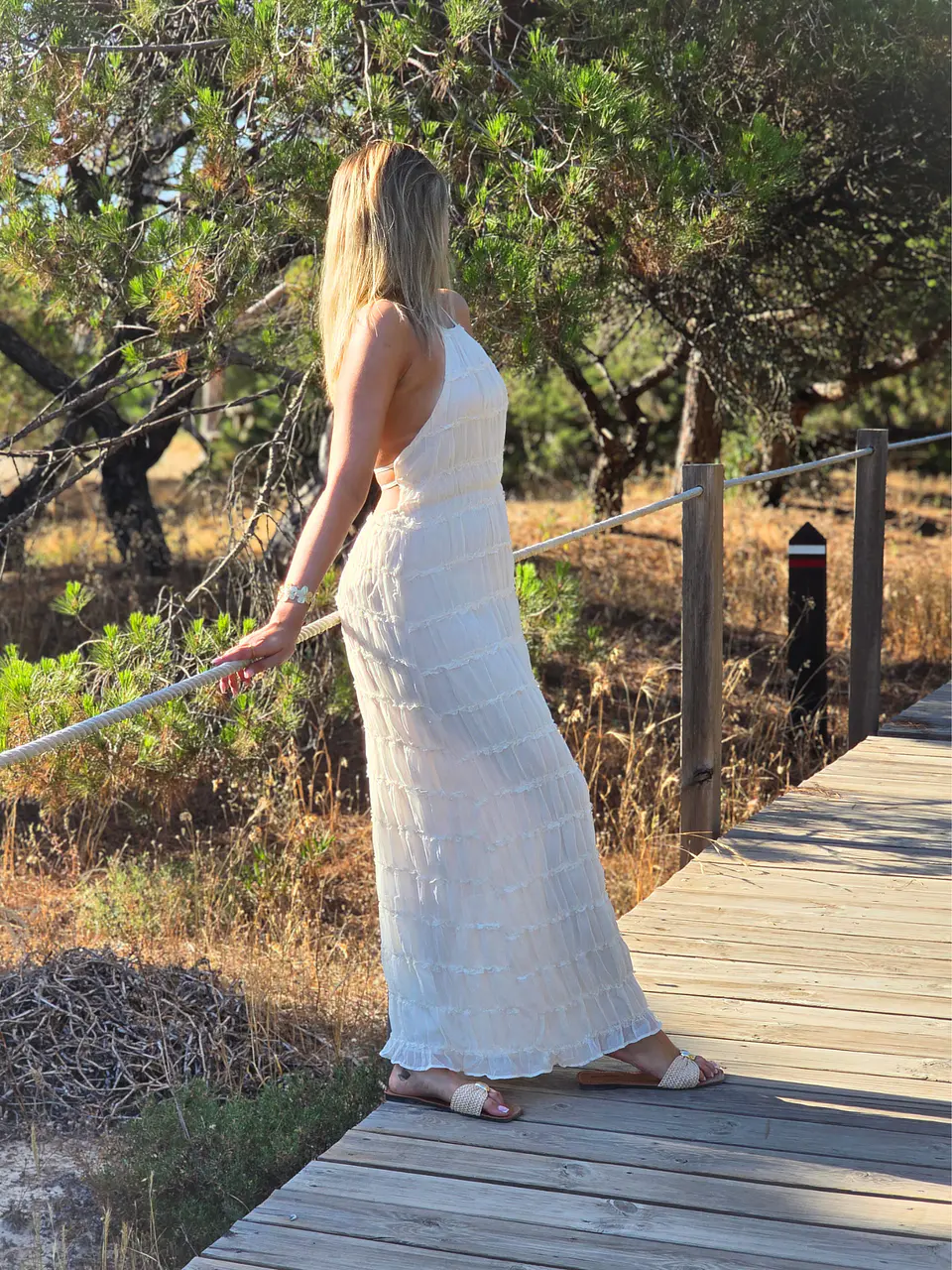 Vestido Pure – Vestido longo plissado, corte ajustado com costas nuas 5