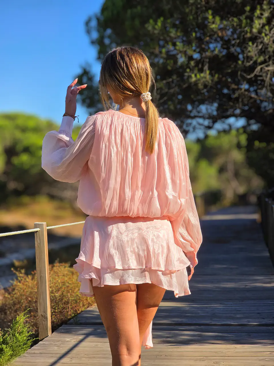 Vestido Sprout – Vestido Curto Rosa com Transparências e Efeito Balão 4