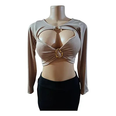 Polera Crop Top Cut Out Manga Larga Con Hebilla Dorada