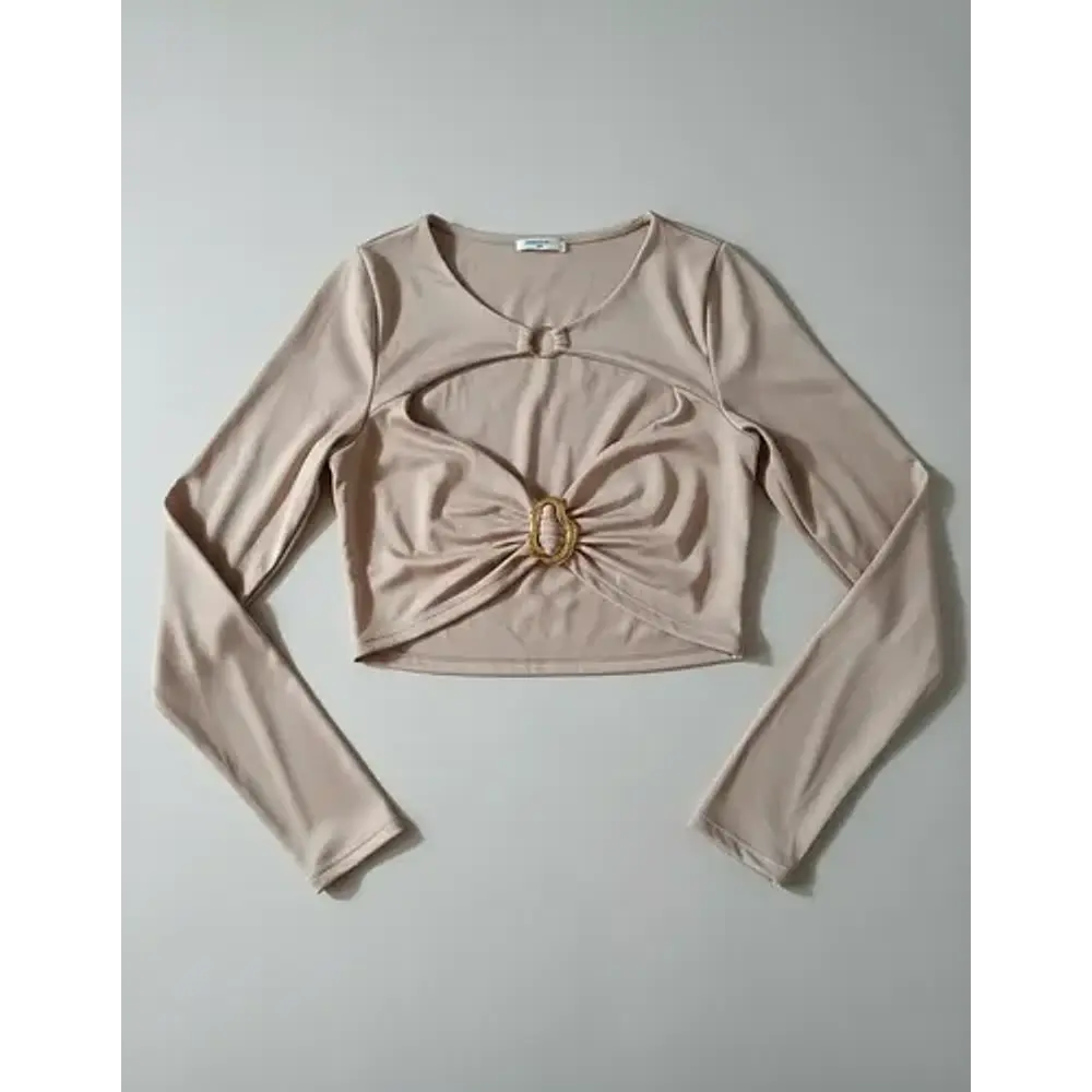 Polera Crop Top Cut Out Manga Larga Con Hebilla Dorada
