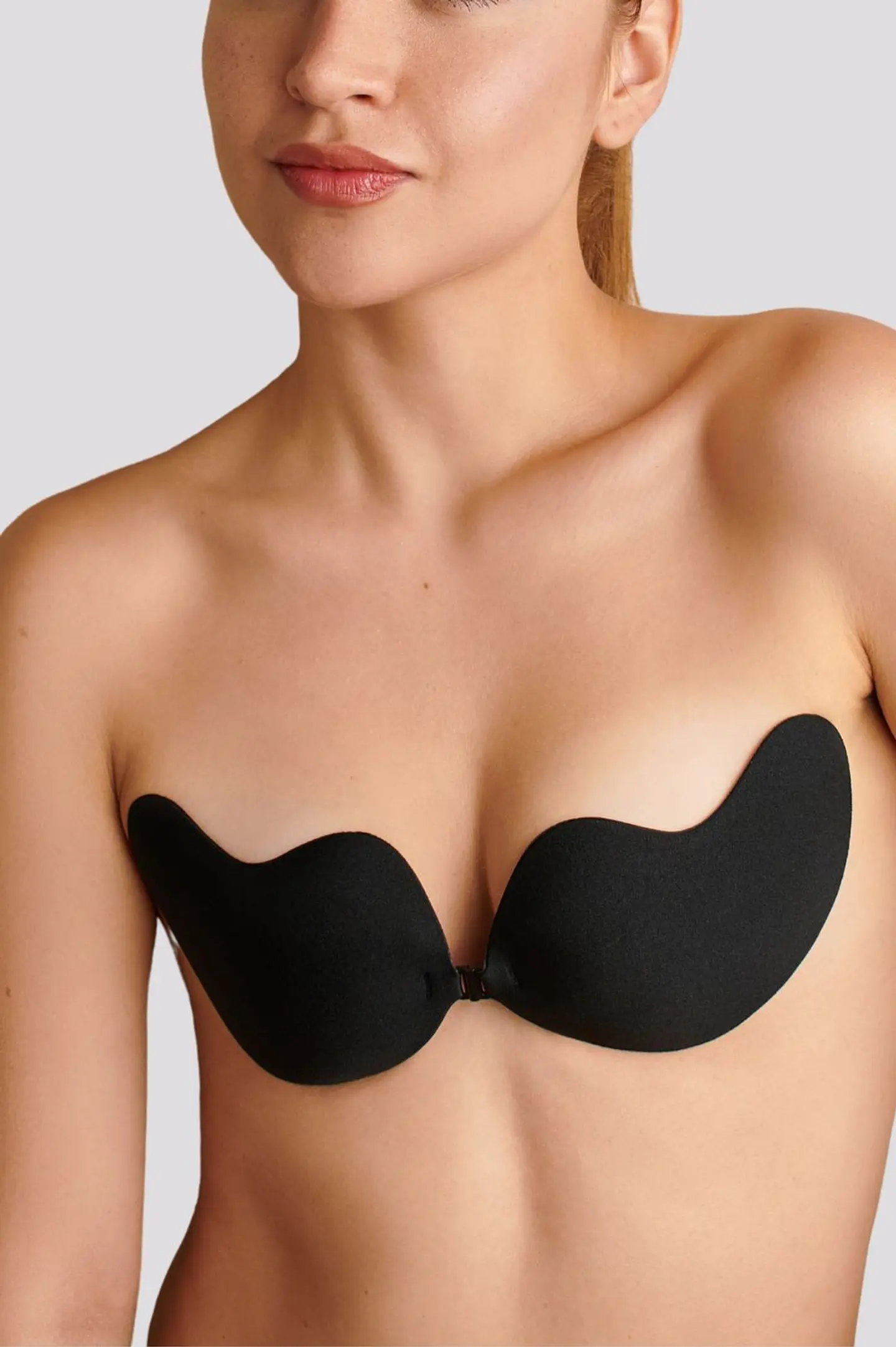Brasier invisible sin tirantes  strapless modelo media luna 18