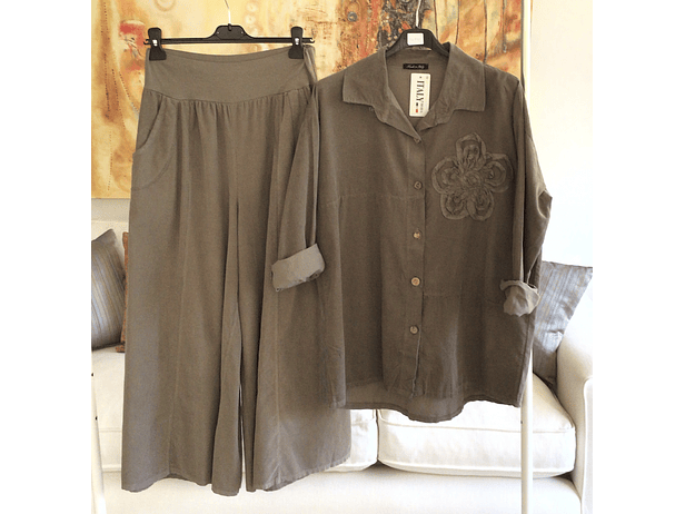 Camisa cotelina parche flor 5