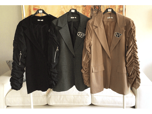 Blazer detalle manga 1