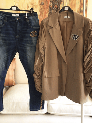 Blazer detalle manga