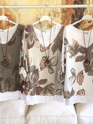 Polera doble + collar flores 