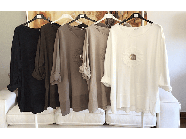 Poleron flor en el centro  1