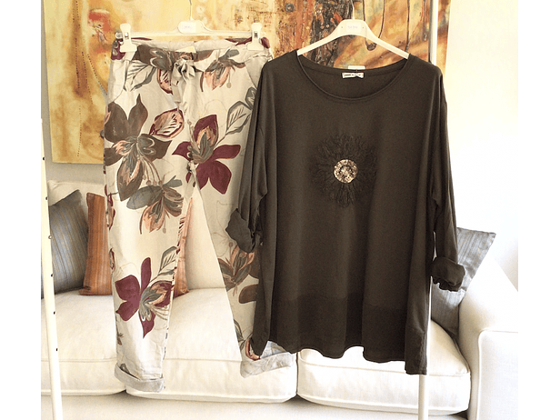 Poleron flor en el centro  4