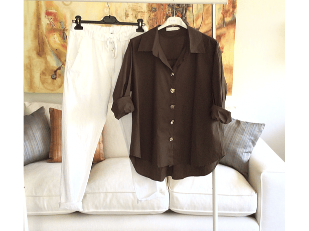 Camisa botones dorados 2