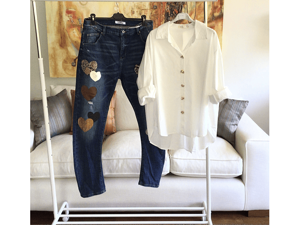 Camisa botones dorados 3