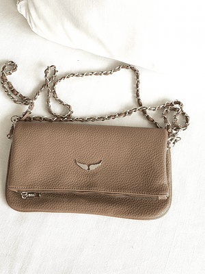 Cartera alitas camel
