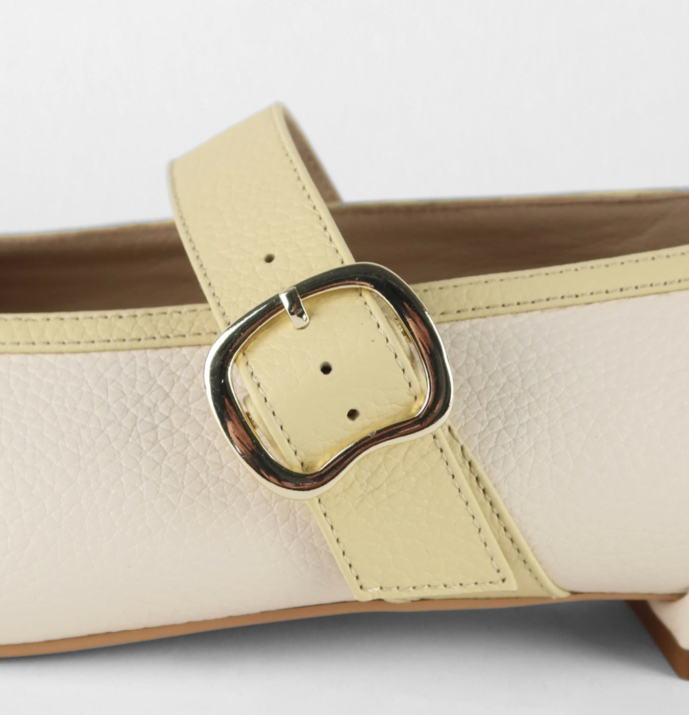 Iconic BALERINA CAIREL - HUESO 3