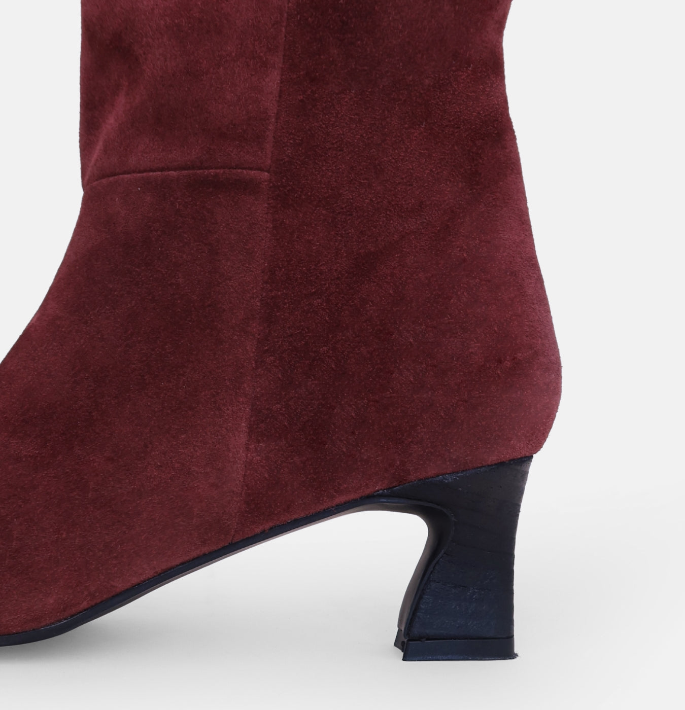 Curated BOTA CAMILA - GUINDA 3