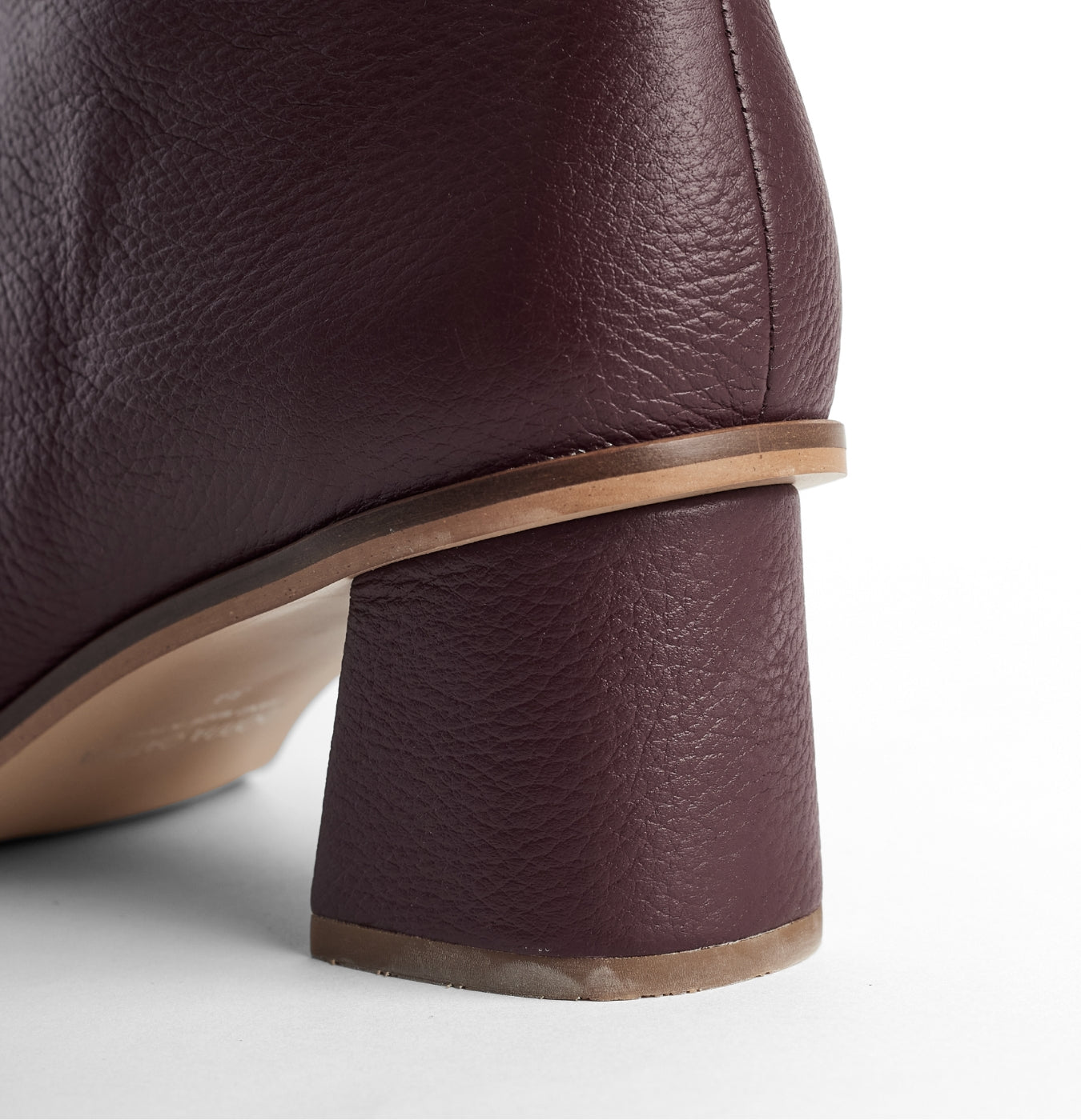 Signature BOTÍN MILA - GUINDA 4