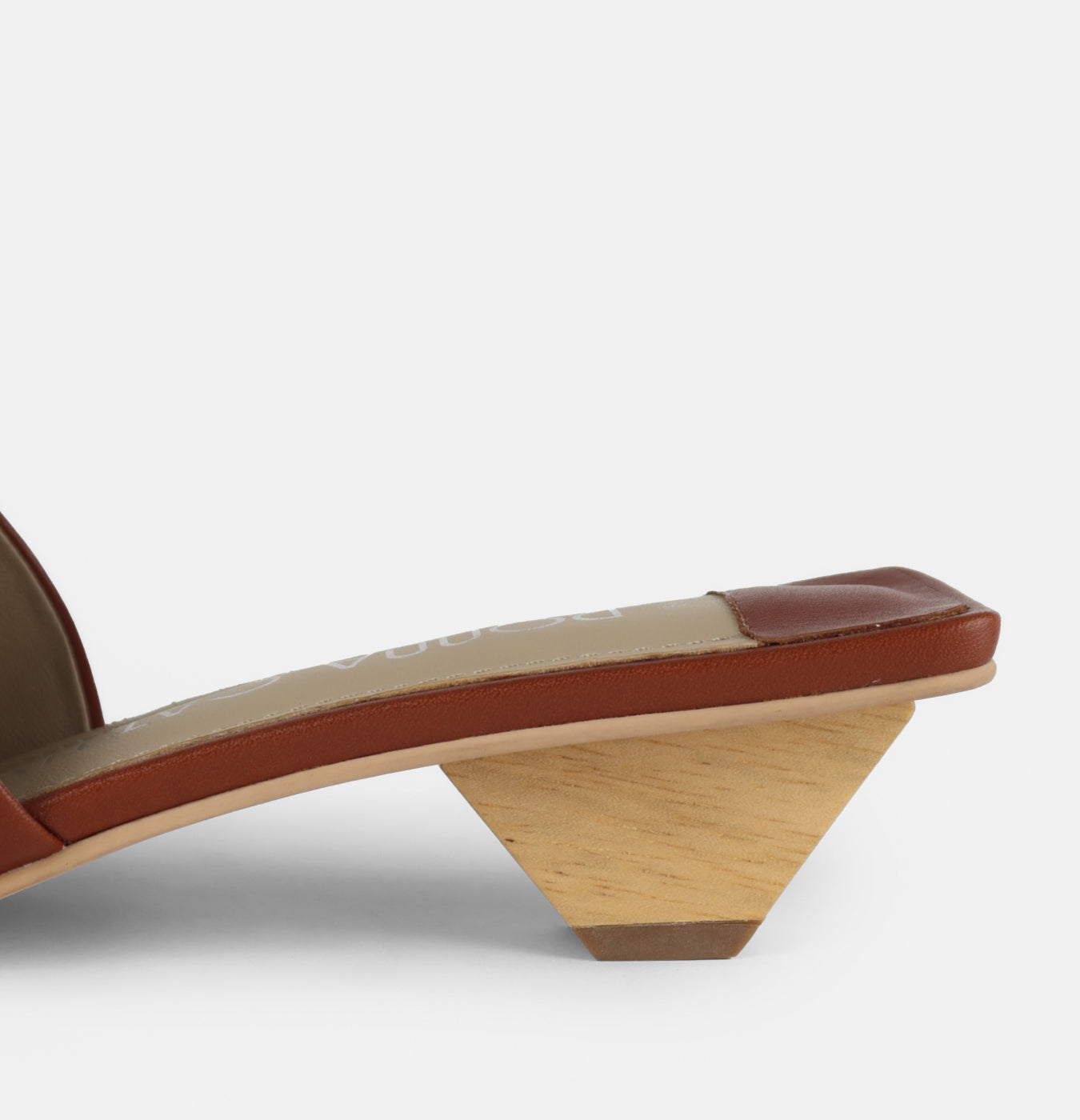 SANDALIA PEPI - CAMEL Series 3