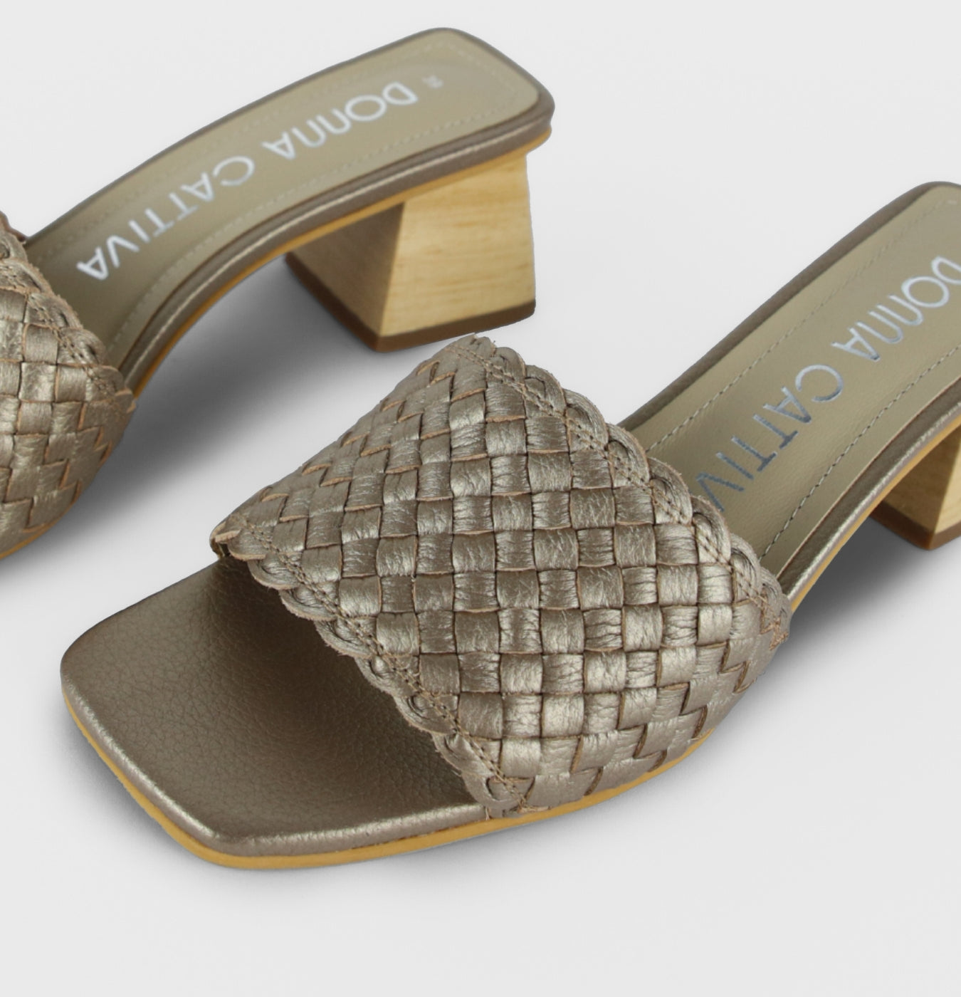 SANDALIA PEN - GOLDEN Collection 5