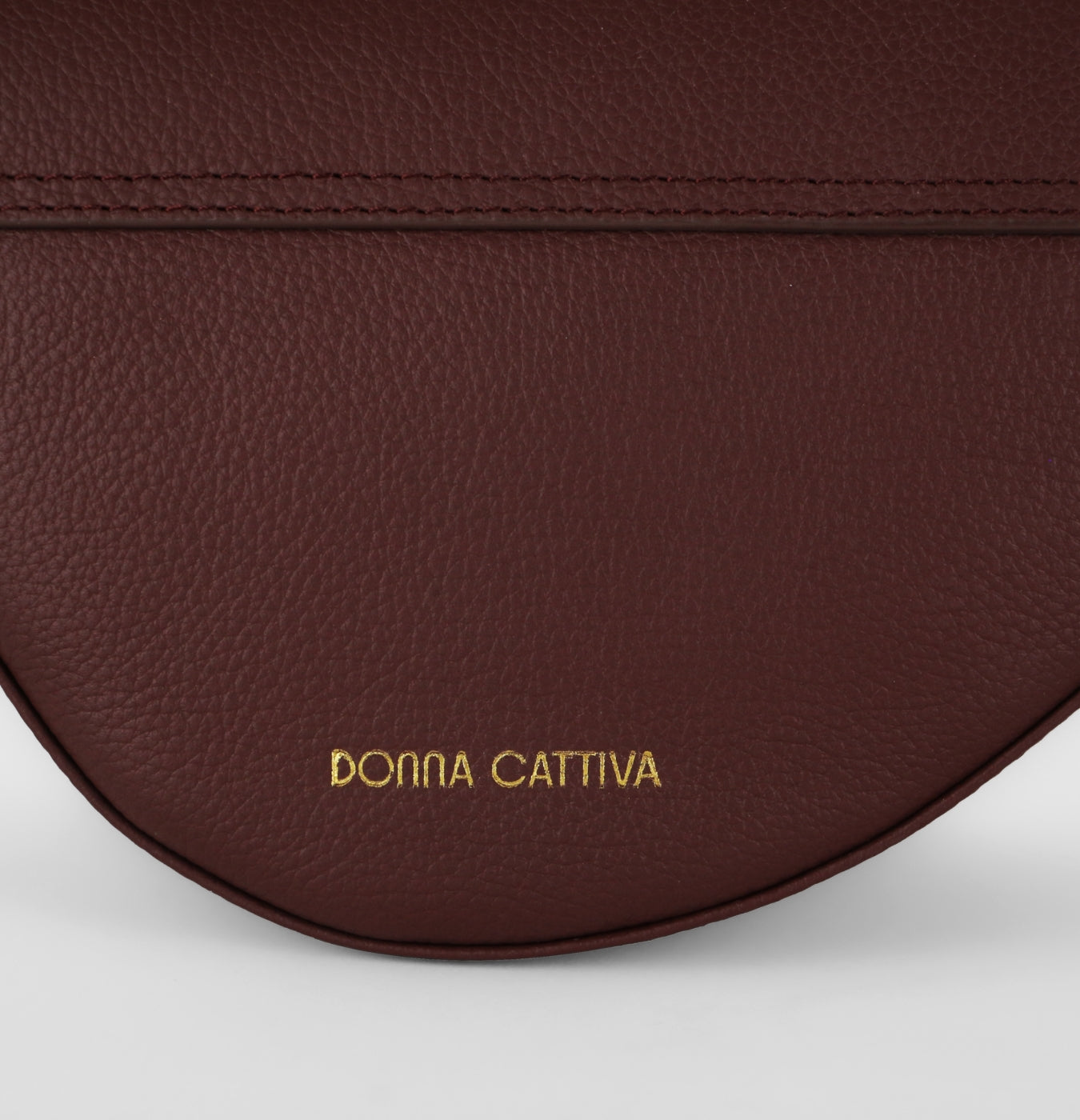 Curated CARTERA BRUNA - GUINDA 3