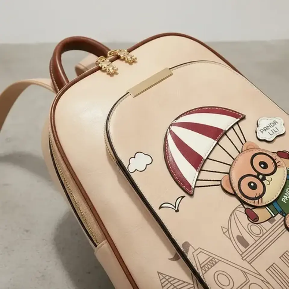 Mochila Mujer Panda Lili Ecocuero Rosa Diseño Oso Paracaídas 4