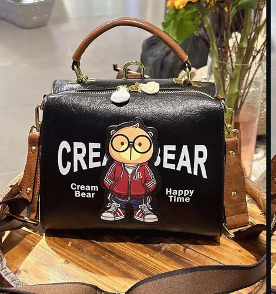 Cartera Cream Bear Bear Mano/hombro Ecocuero Negra 3