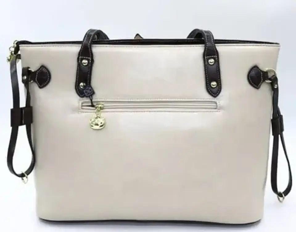 Cartera Tote Cream Bear -mano/hombro- Ecocuero 3