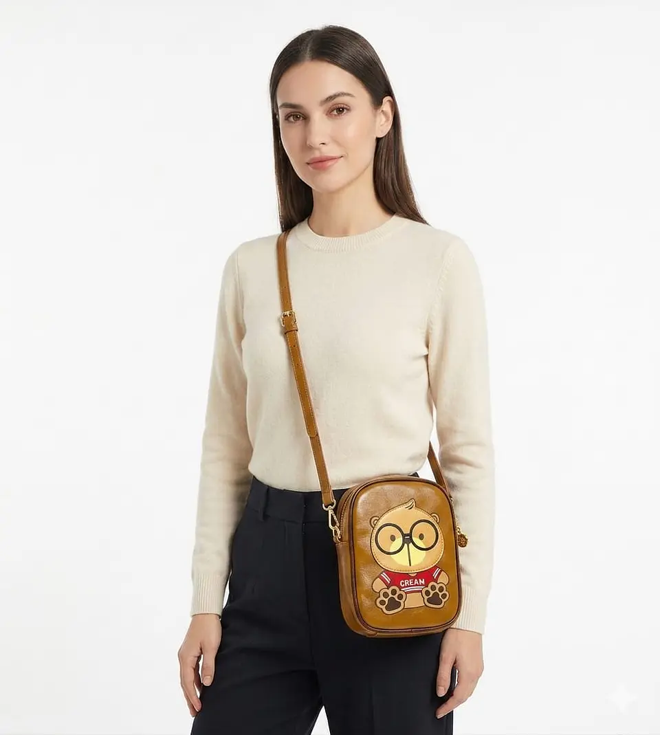 Porta Celular Bandolera Cream bear , Crossbody 2