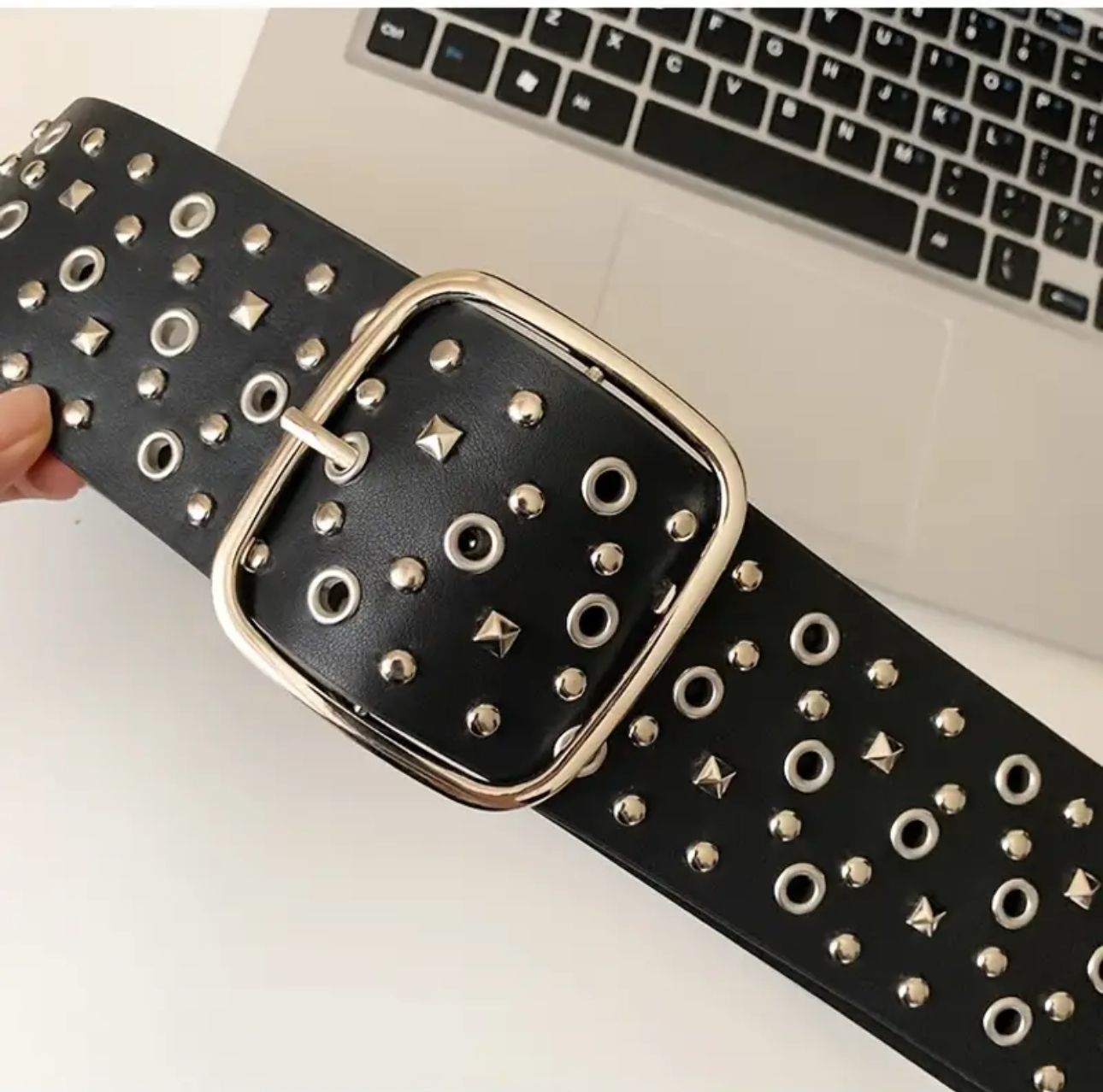 Cinturon ancho tachas negro 2