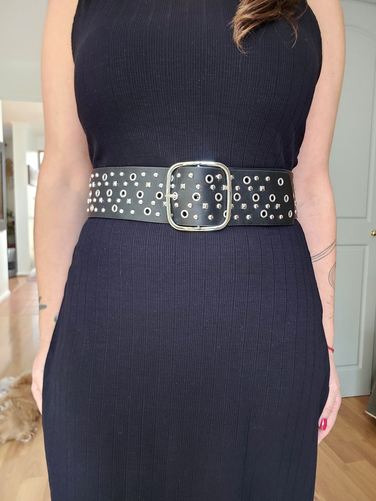 Cinturon ancho tachas negro 3